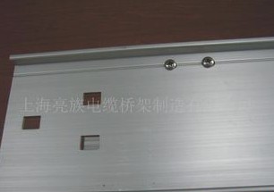 鍍鋅金屬橋架有著什么優(yōu)勢？